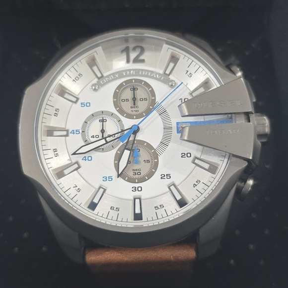 Diesel Men's Silver and Black Watch - Picture 7 of 7